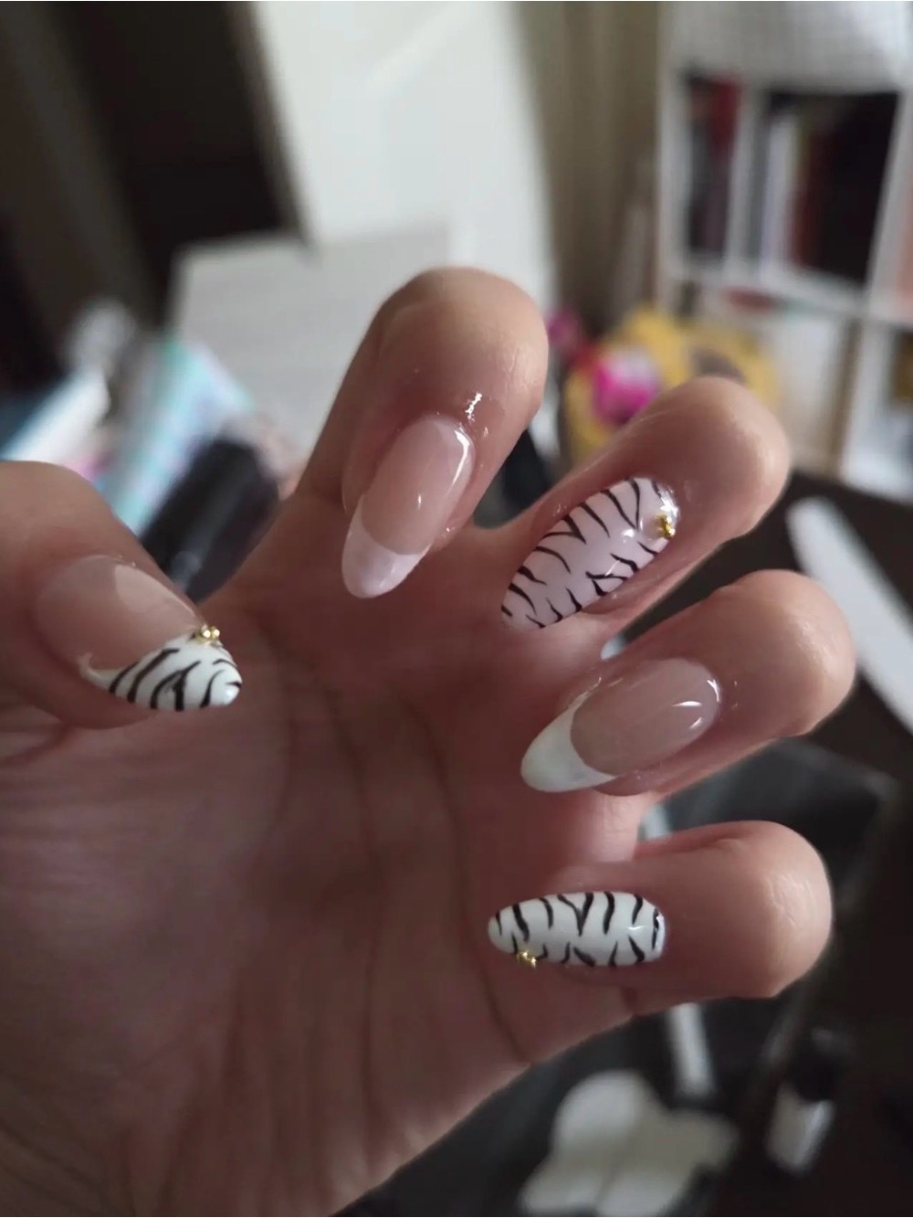Classic White Zebra Nail Set with Gold Accents - Women Jewelry